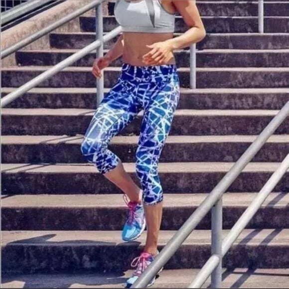 Athleta womens XS white sport bra and purple geometric Capri leggings bundle set - Picture 14 of 16